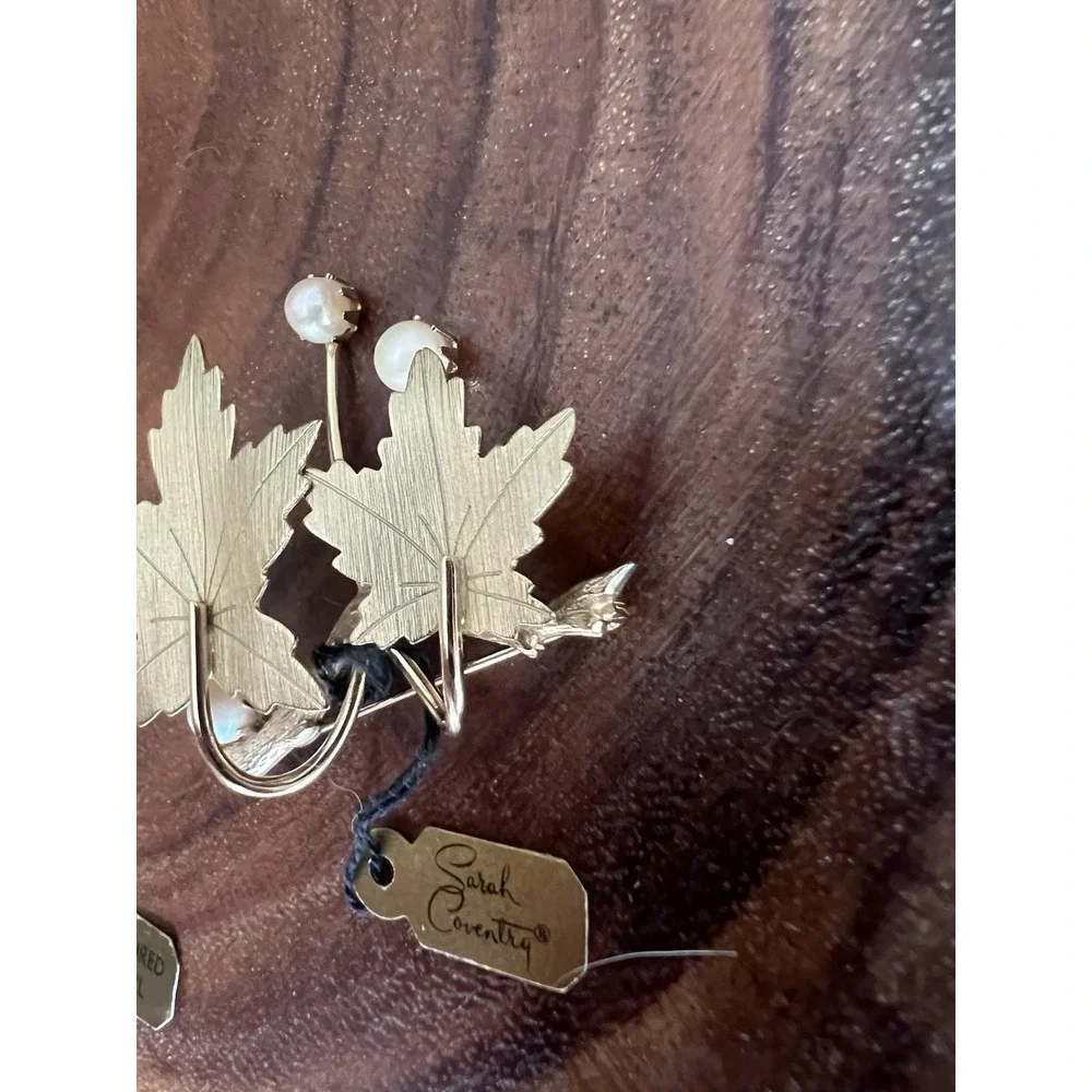 Vintage Sarah Coventry Gold Tone Maple Leaf Brooches with Real Pearls Lot Of 2!